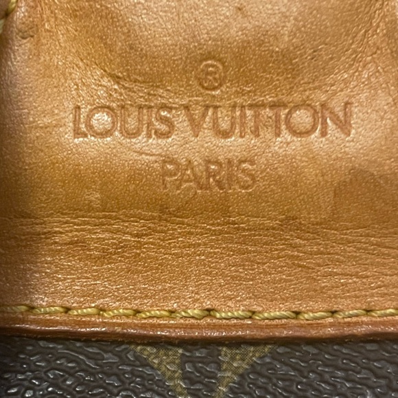 Vintage Authentic LV backpack in excellent condition! - Picture 7 of 7